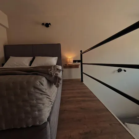 Dris Loft Lejlighed *